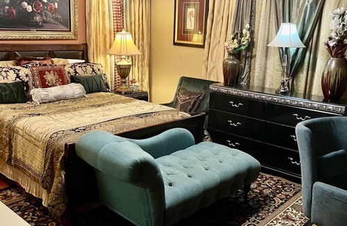 Englewood House | Spacious room in private house.