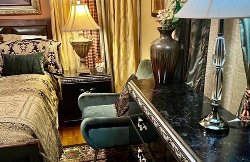 Englewood House | Spacious room in private house.