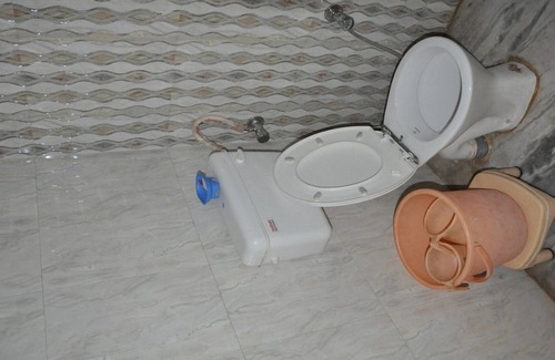 Bullawala House | Spacious Room Near Indian Military Academy