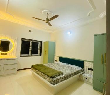 Ahmedabad House | Spacious room with modern touch