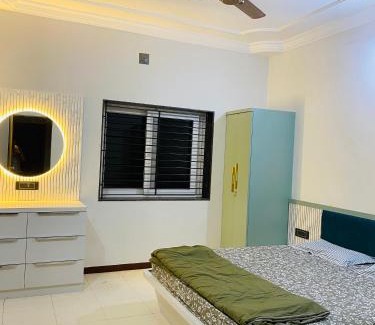 Ahmedabad House | Spacious room with modern touch