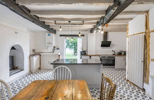 Shifnal Apartment | Spacious rural escape for groups & families