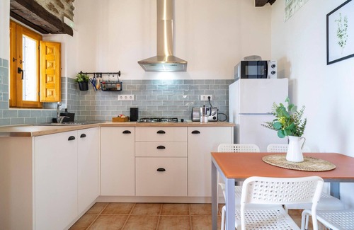 Adra House | Spacious, rustic cottage with sea view.