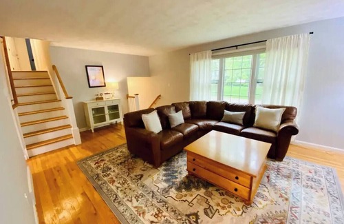 Geyser Crest House | Spacious Saratoga Home Near SPAC & Track | Dogs