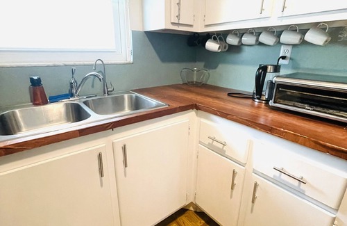 Royal Poinciana Condo | Spacious & Serene 2BR Apt B/W DT Hollywood & Hollywood Beach