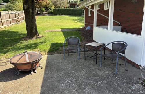 Bellefonte House | Spacious Single Family Home ~ Close to Penn State with Happy Valley Hospitality