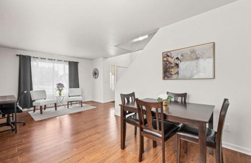 Longmont House | Spacious SIX Bedroom, Great Location