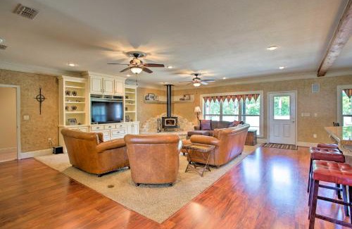 Lindale House | Spacious Stallion Lake Ranch Home with Patio