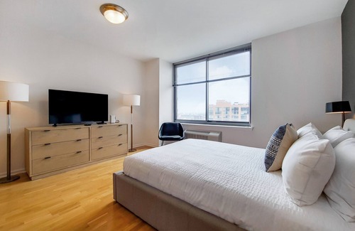 Downtown Jersey City Apartment | Spacious Studio in Jersey City with Amenities