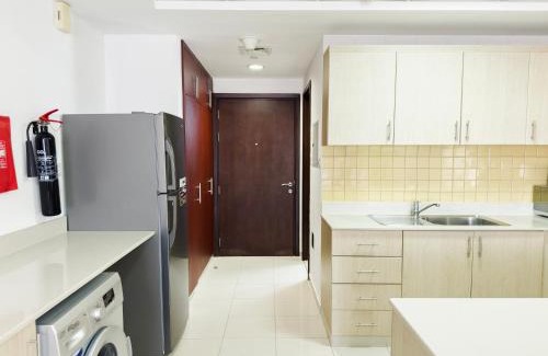 Bab Al Bahr Apartment | Spacious Studio Retreat in Bab Al Bahr