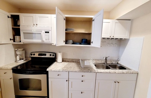 Southgate Apartment | Spacious studio with garage