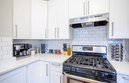 South Hills House | Spacious & Stylish 3BR Home
