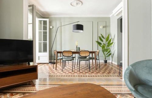 Dreta de l'Eixample Apartment | Spacious Stylish 4-bedroom Modernist Apartment