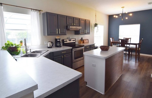 West Haven Villa | Spacious & Stylish Pool Home With Games Room On West Haven, Disney 11 miles!