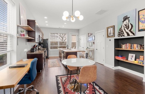 Nashville House | Spacious & Stylish Townhome Right in the Walkable Artsy District of East Nash- Sleeps 6 Comfortably!