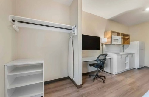 Sparks Hotel | Spacious Suite Perfect for Extended Work Stays in Sparks