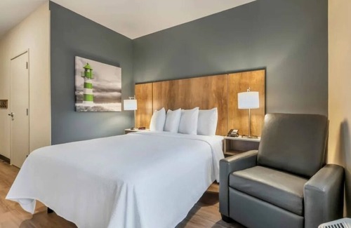 Sparks Hotel | Spacious Suite Perfect for Extended Work Stays in Sparks
