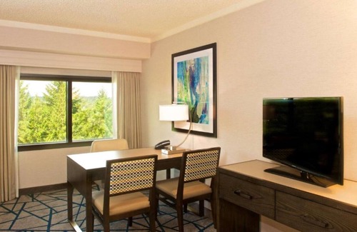 Greenway House | Spacious suites near Washington Square