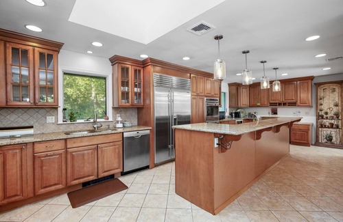 Town of North Castle House | Spacious & Sunny Single Family