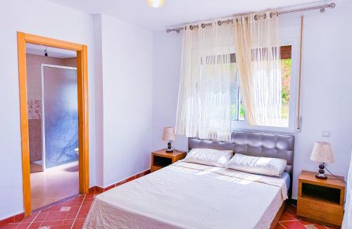 Oued Laou Apartment | Spacious, swimming pool & proximity to sea