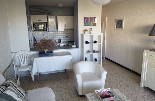 Montpellier Condo | Spacious T2 in Boucanet near the beach