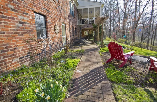 Lynchburg Apartment | Spacious terrace apartment in family home with private entrance and parking.