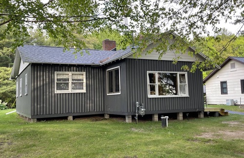 Crandon Cottage | Spacious, three bedroom cottage on beautiful Lake Metonga.