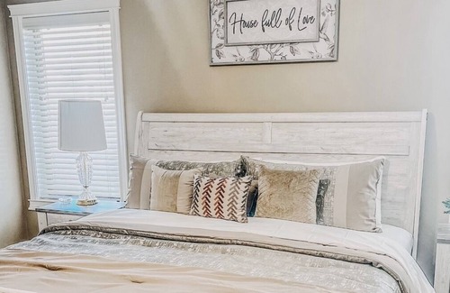 Idaho Falls House | Spacious Town House