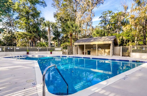 Shipyard Plantation House | Spacious townhome w/balcony, desk + monitor, W/D & near beach
