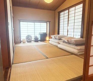 Ebisunishi Apartment | Spacious Traditional Japanese House with Modern Amenities near Shibuya for Families and Groups up to 12 Guests