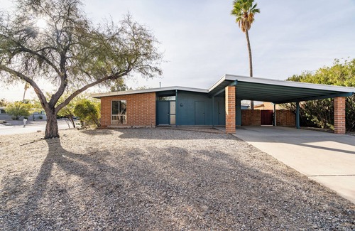 Tucson House | Spacious Tucson Gem with Backyard Bliss in a peaceful neighborhood