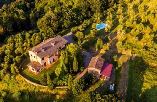 Palaia House | Spacious Tuscan Villa Retreat