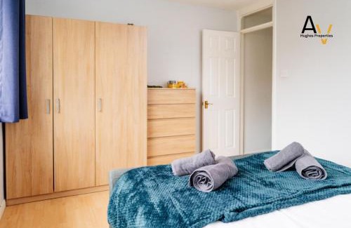Northampton House | Spacious Two-Bedroom House - Driveway Parking, Garden Space, Great for Relocation By AV Hughes Properties