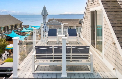 Falmouth Heights Apartment | Spacious Two Queen Suite, First Floor Comfort