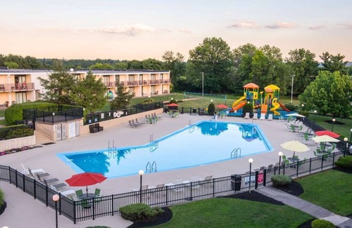 Harrisburg - Hershey House | Spacious Unit w/Pool Access, Parking & Airport Shuttle - Pets are Allowed
