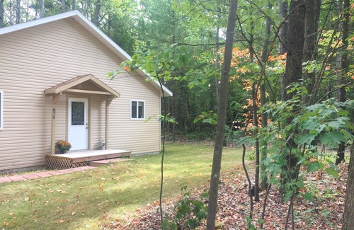 Interlochen House | Spacious Up North Cottage Nested in the Tall Timbers