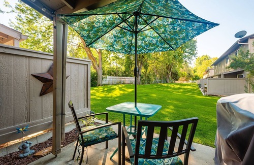 Eagle House | Spacious, Upgraded and Comfortable! Eagle Two Bedroom Retreat!