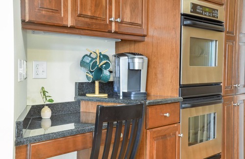 Fontana House | Spacious, family-friendly, and amenities galore!