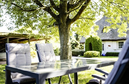 Pantow Apartment | Spacious vacation apartment with terrace and garden in the quiet Wildrose country house