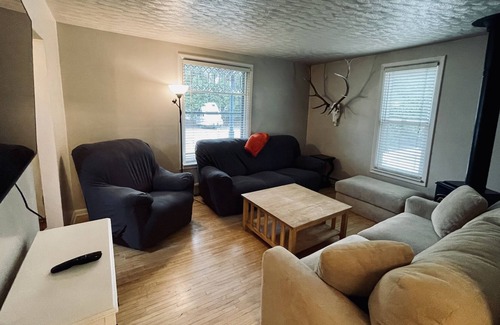 Bozeman House | Spacious Victorian Downtown Stay, Cannery District