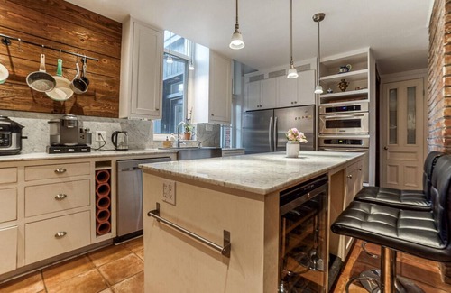 Westmount House | Spacious Victorian House 5 min to Downtown