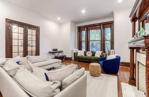 Westmount House | Spacious Victorian House 5 min to Downtown