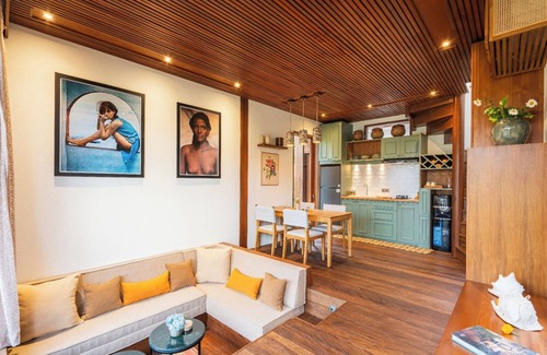 Babakan Villa | Spacious villa in marvelous Kabupaten Badung Buduk with AC