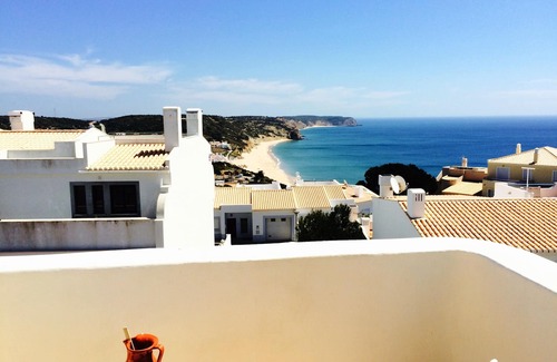 Salema Villa | Spacious Villa With Private Pool & Sea Views Salema