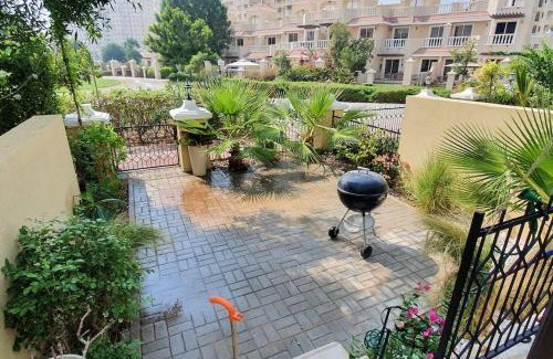 Al Hamra Village Villa | Spacious Villa with terrace close to the sea