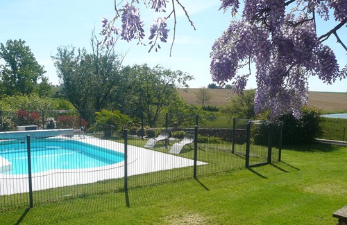 Montirat Villa | SPACIOUS VILLA WITH HEATED SWIMMING POOL