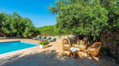 Villamartin Villa | Spacious villa with private pool in Villamartin