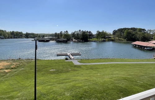 Huddleston Villa | Spacious Waterfront Villa in quiet community near bridge @ SML-Amenities Galore!