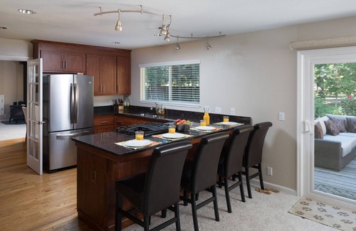 Kenwood House | Spacious Wine Country Retreat - perfect for indoor/outdoor getaways