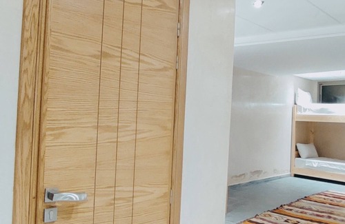 Mejji House | Spacious50m room with bathroom,balcony,sea/mountain views,largebed,5Min to beach